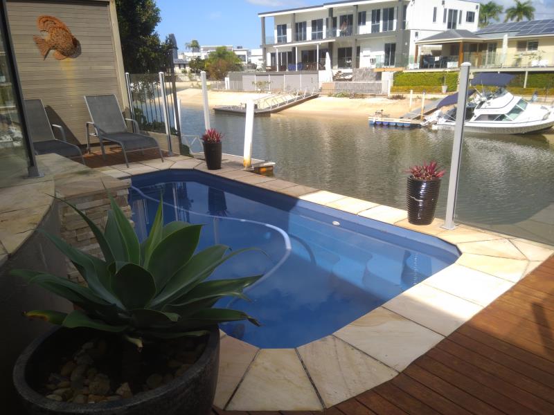 pool services Broadbeach Waters