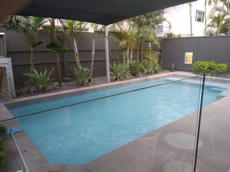 pool services Mermaid Waters