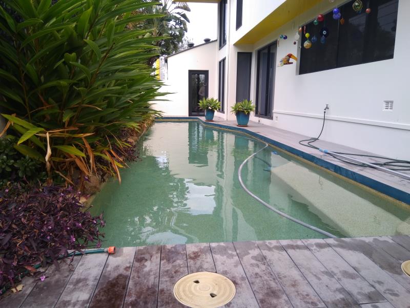 pool services Broadbeach Waters