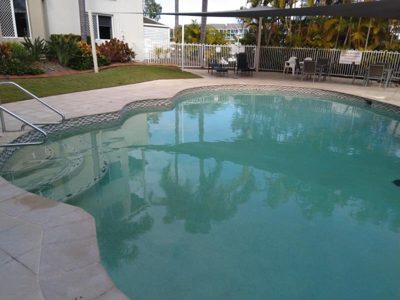 pool cleaner Hollywell