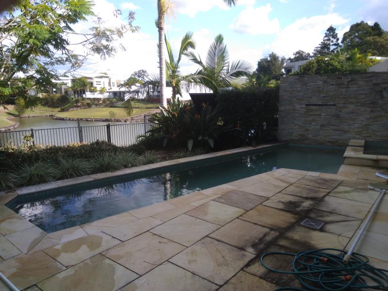 pool services Carrara