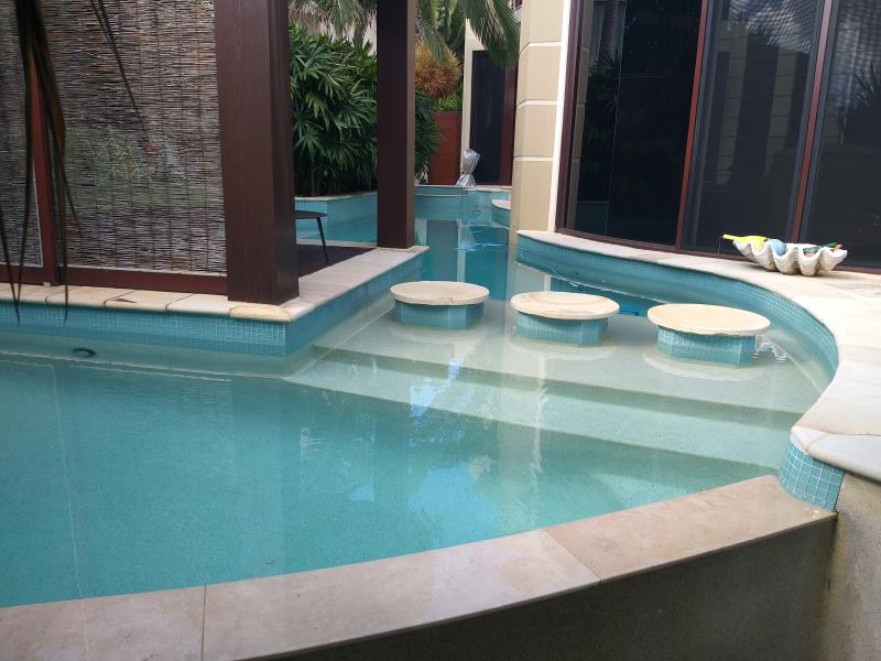 pool services Paradise Point