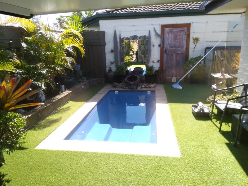 pool cleaner Coombabah