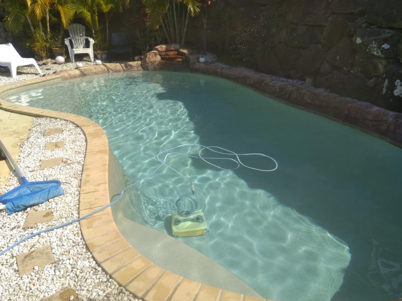 pool cleaner Arundel