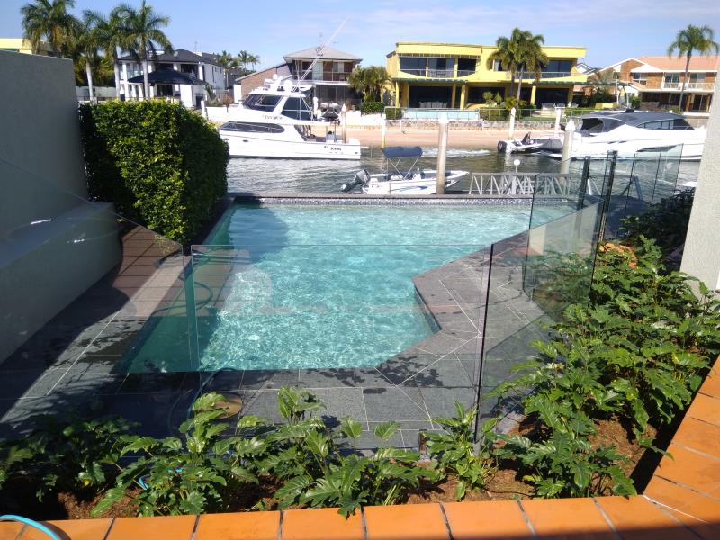 pool services Runaway Bay