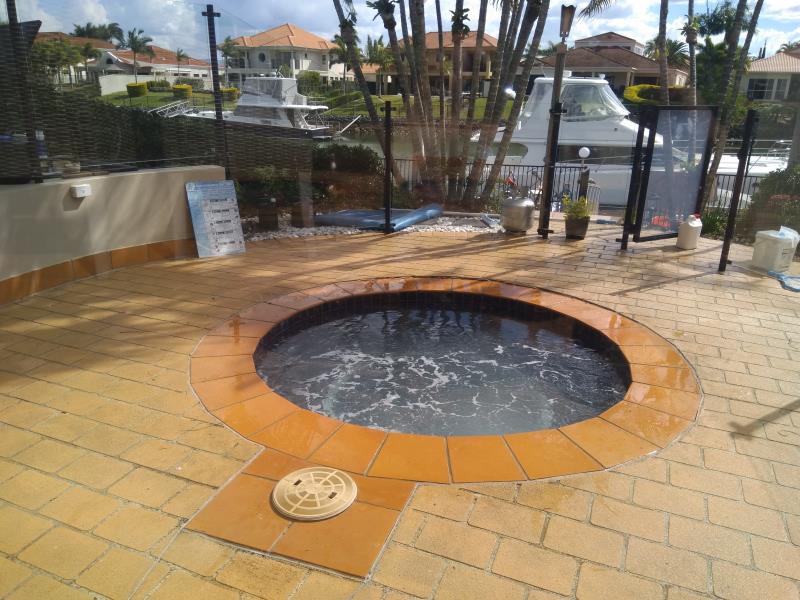pool cleaner Sanctuary Cove