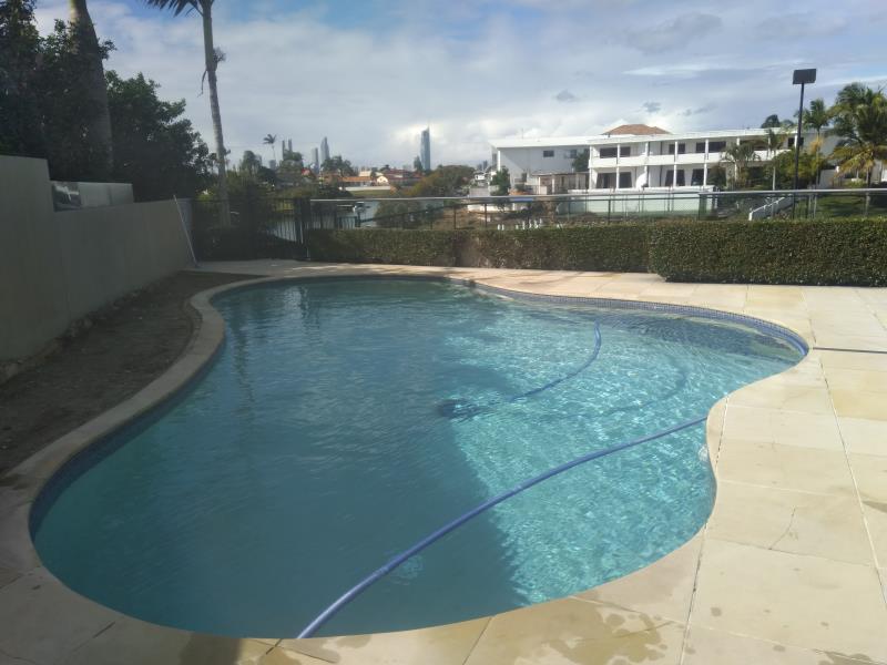 pool cleaner Benowa