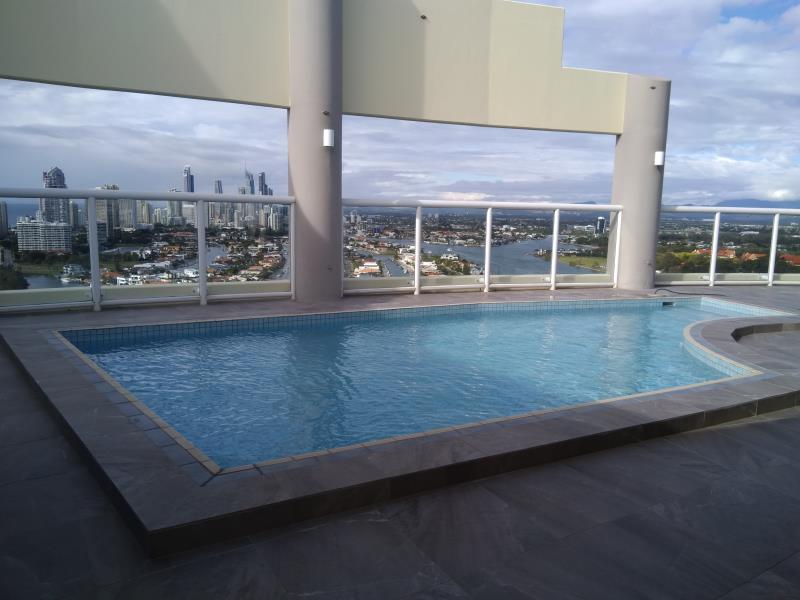 pool cleaner Southport