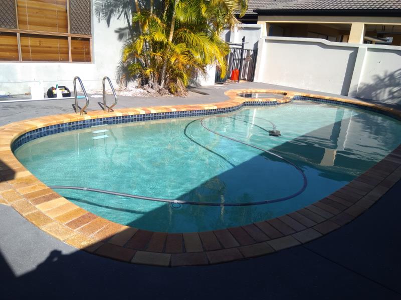 pool services Broadbeach Waters