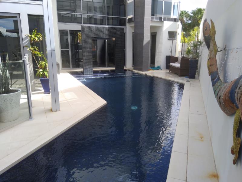 pool services Paradise Point