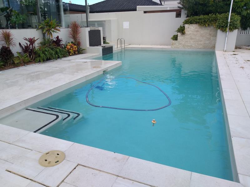 pool cleaner Broadbeach Waters