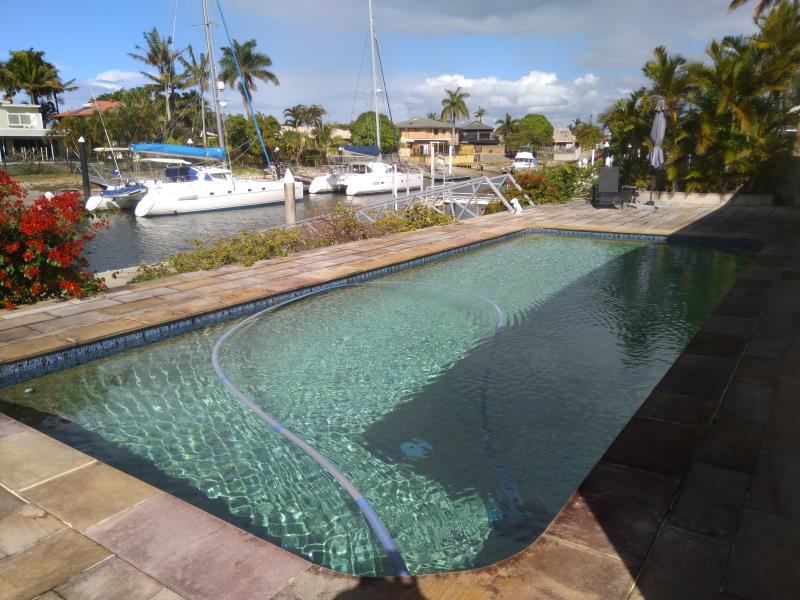 pool cleaner Paradise Point