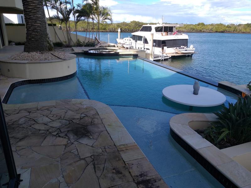 pool cleaner Sanctuary Cove