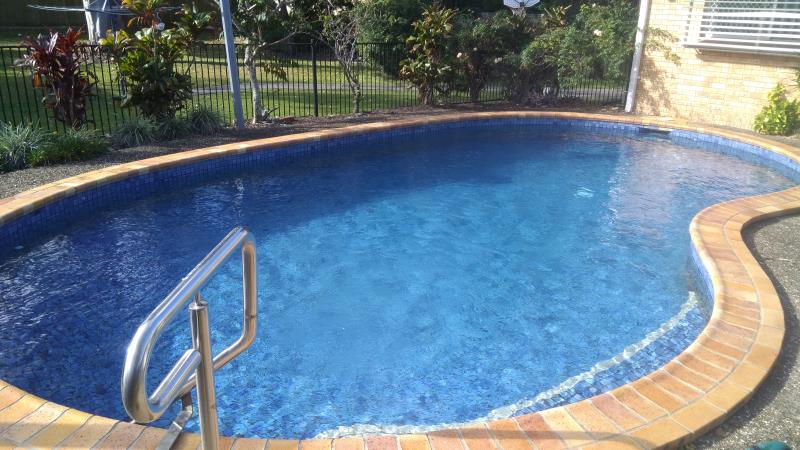 pool cleaner Southport