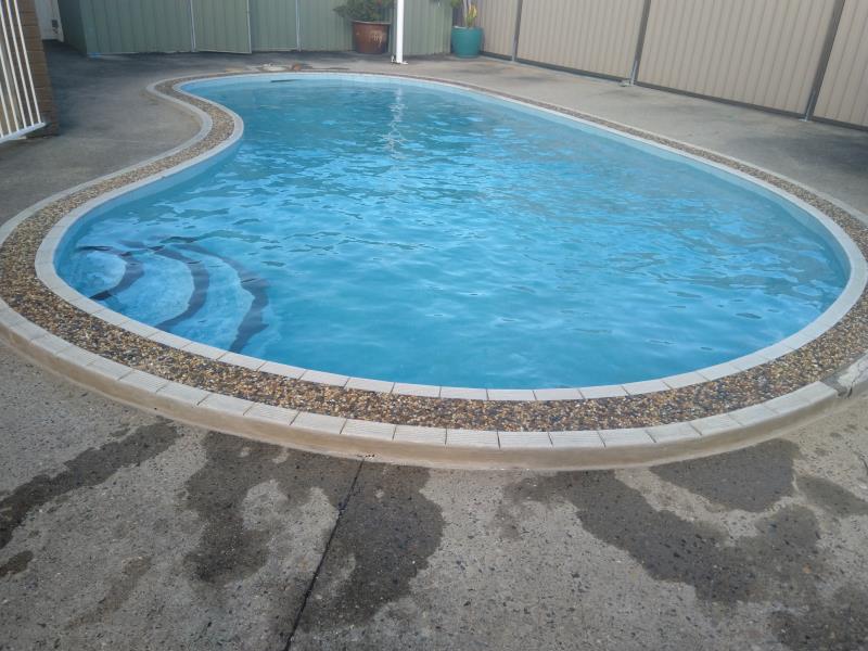 pool services Mermaid Waters