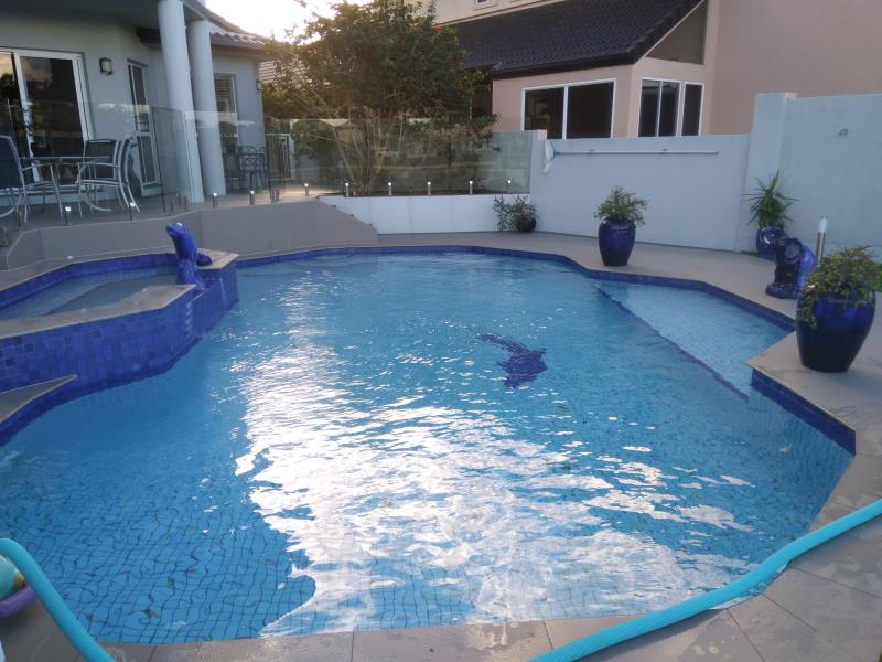 pool services Paradise Point