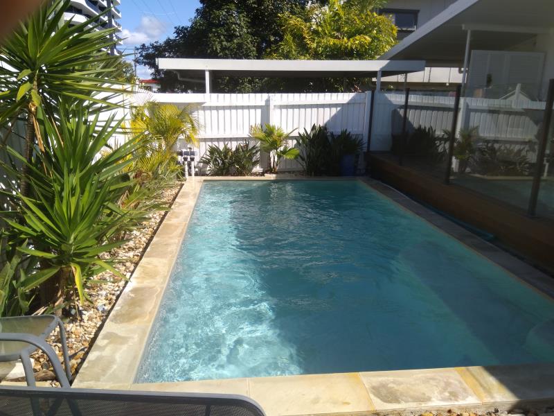 pool services Mermaid Waters
