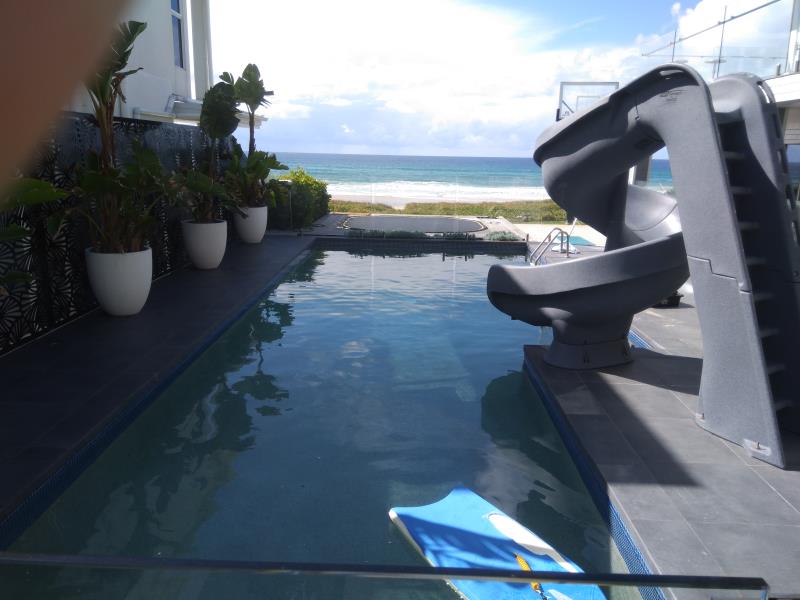 pool cleaner Mermaid Waters