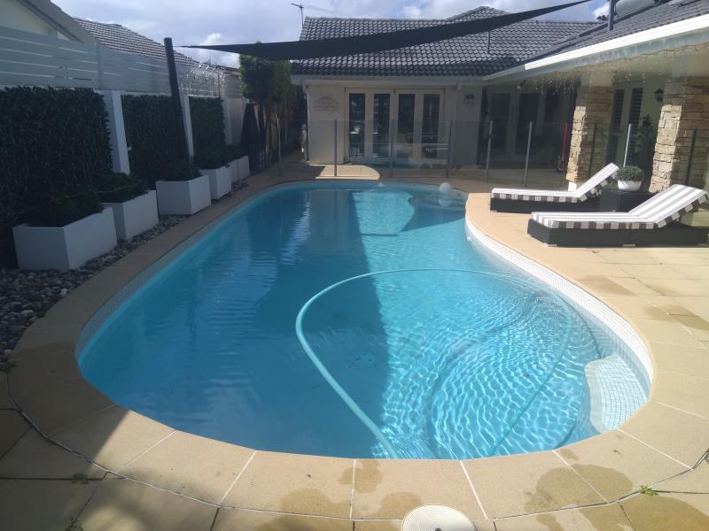 pool cleaner Benowa