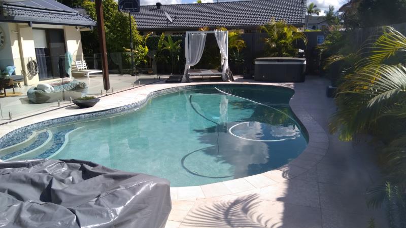 pool cleaner Bundall