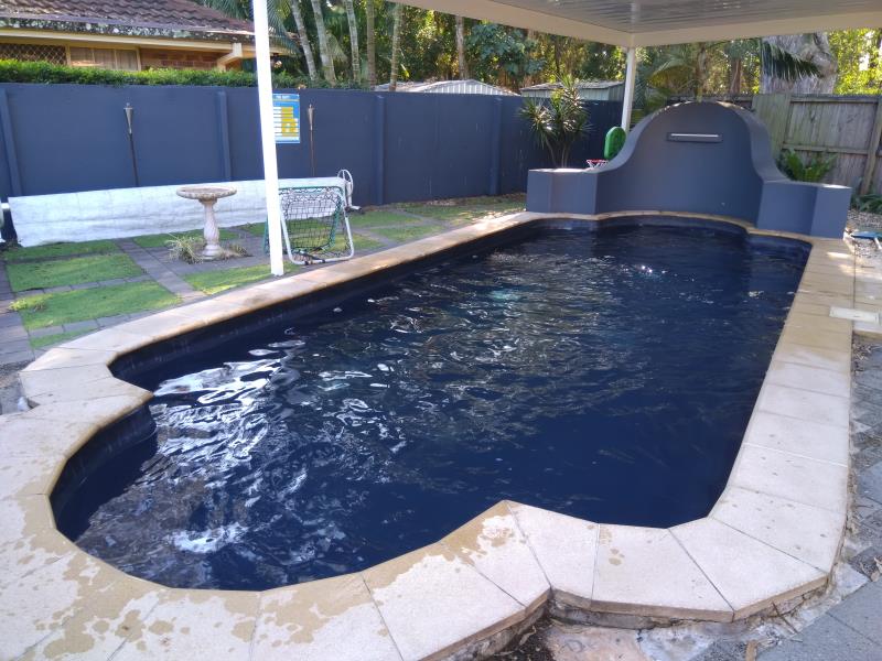 pool cleaner Runaway Bay