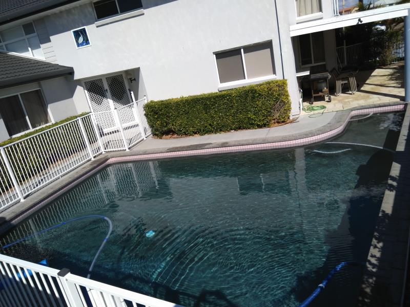 pool services Runaway Bay