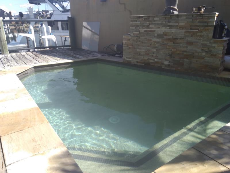 pool services Runaway Bay