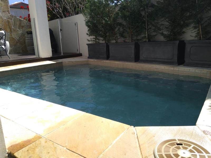 pool services Runaway Bay