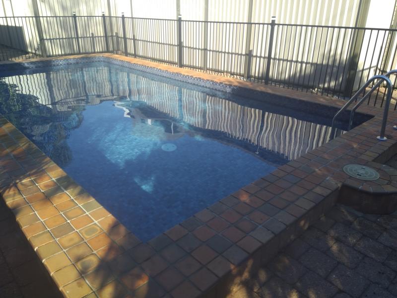 pool cleaner Biggera Waters