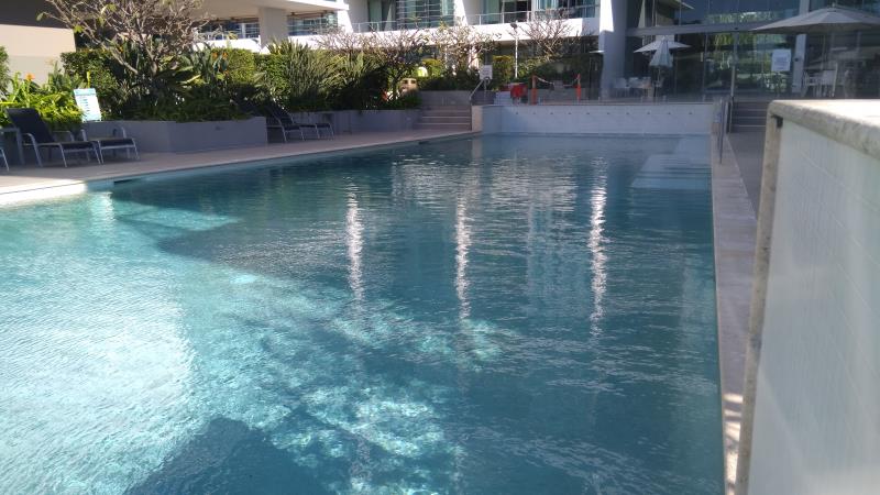 pool cleaner Broadbeach Waters