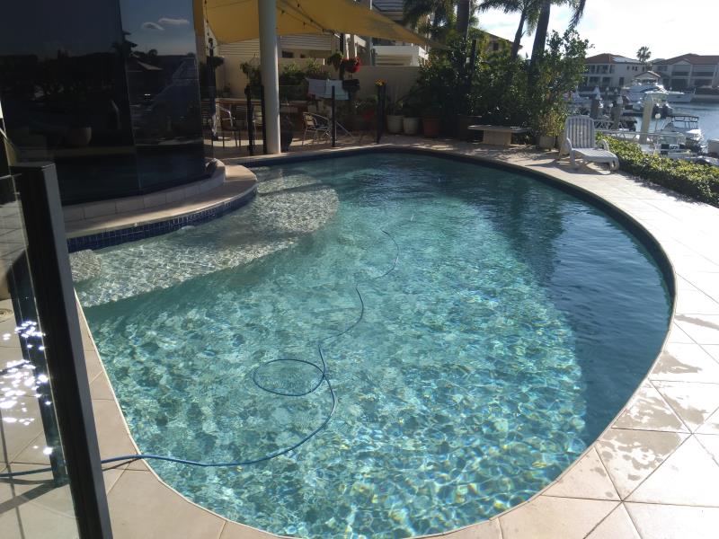 pool cleaner Paradise Point