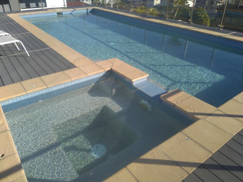 mobile pool cleaner Labrador