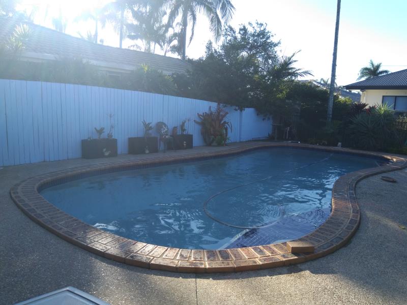 pool services Runaway Bay