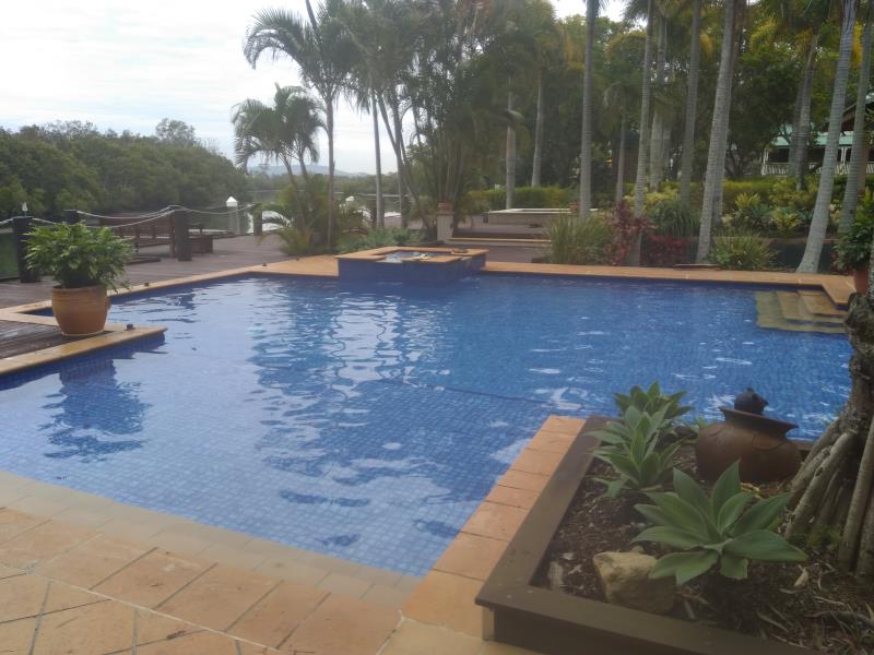 pool services Hope Island