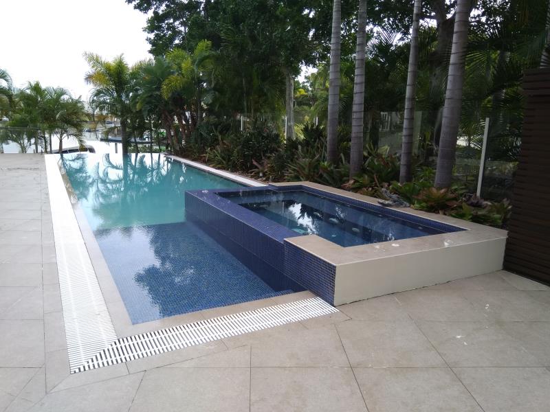 pool cleaner Sanctuary Cove