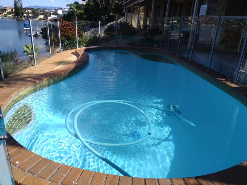 pool cleaner Benowa