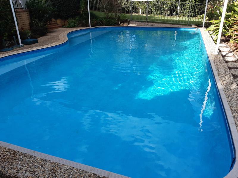 pool cleaner Southport