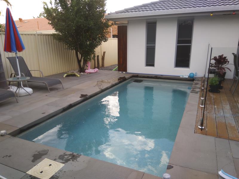 pool cleaner Paradise Point