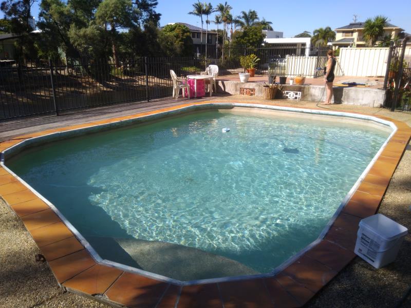 pool services Broadbeach Waters