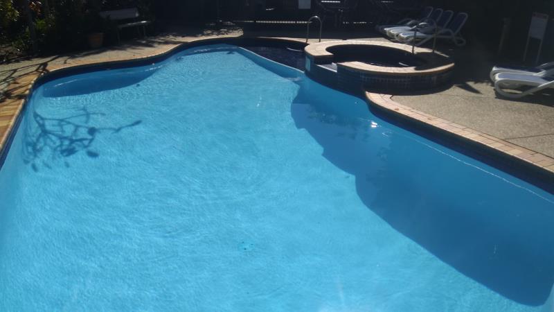 pool cleaner Surfers Paradise