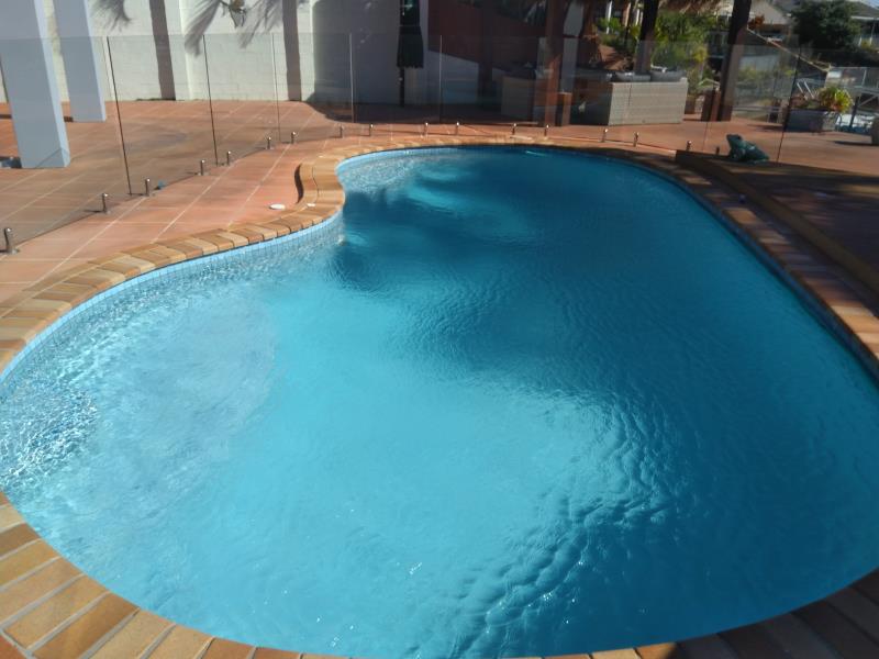 pool services Runaway Bay