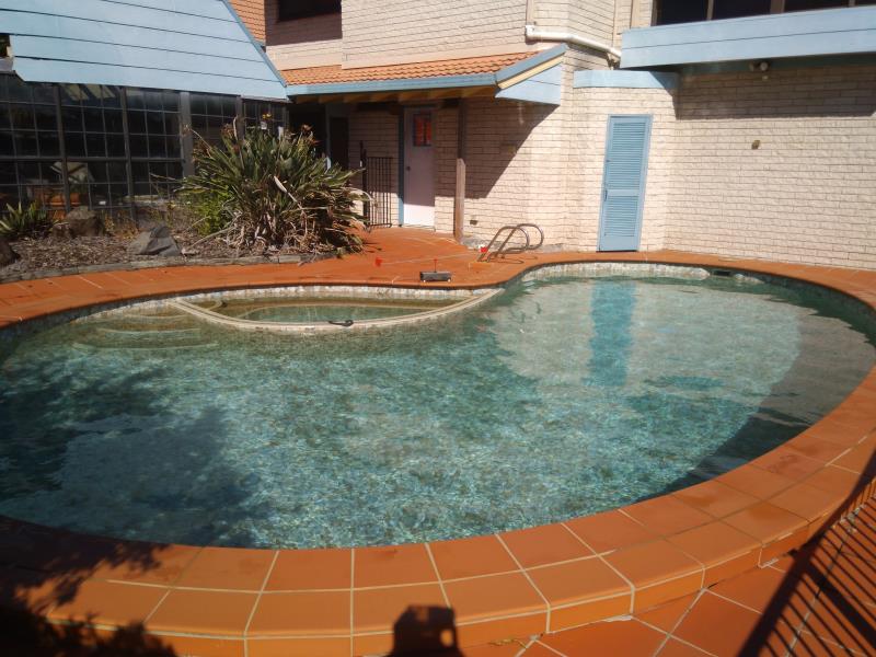 pool services Runaway Bay