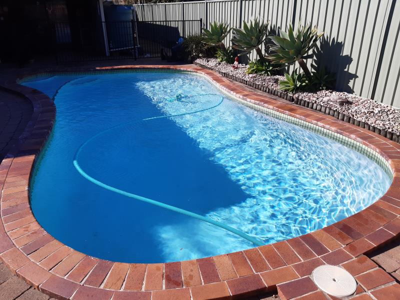 pool cleaner Coombabah