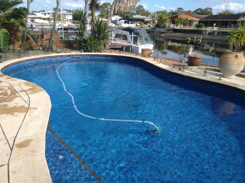 pool services Runaway Bay