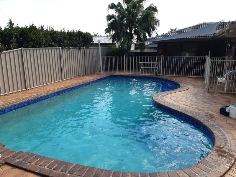 pool services Paradise Point