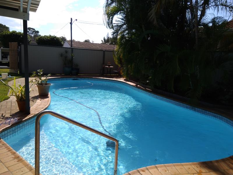 pool services Runaway Bay