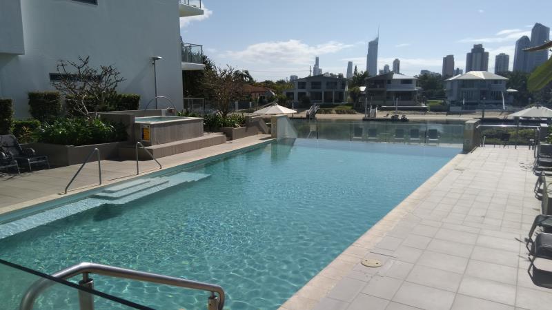 pool services Broadbeach Waters