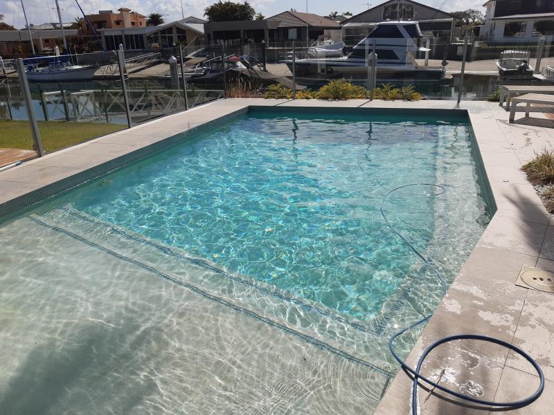 pool cleaner Paradise Point