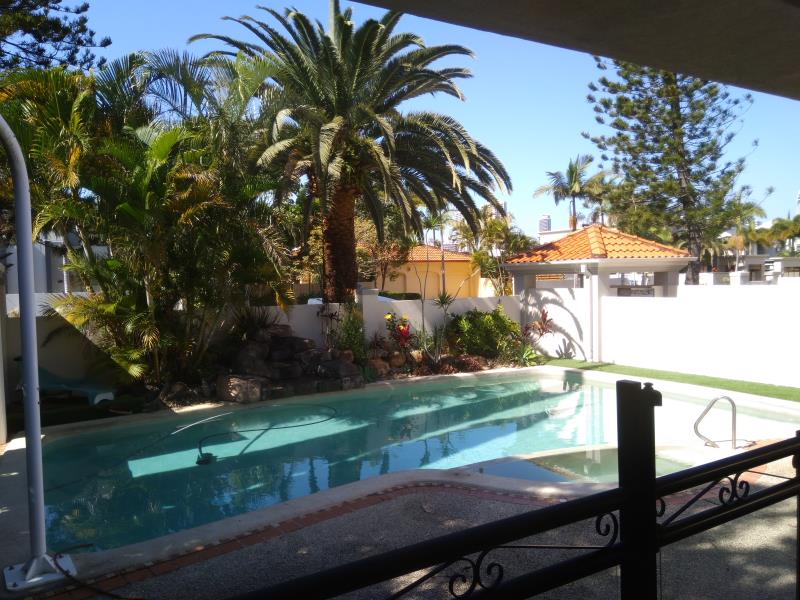 pool services Paradise Waters