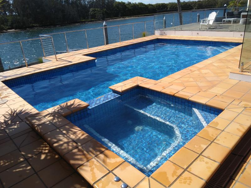 pool services Hope Island